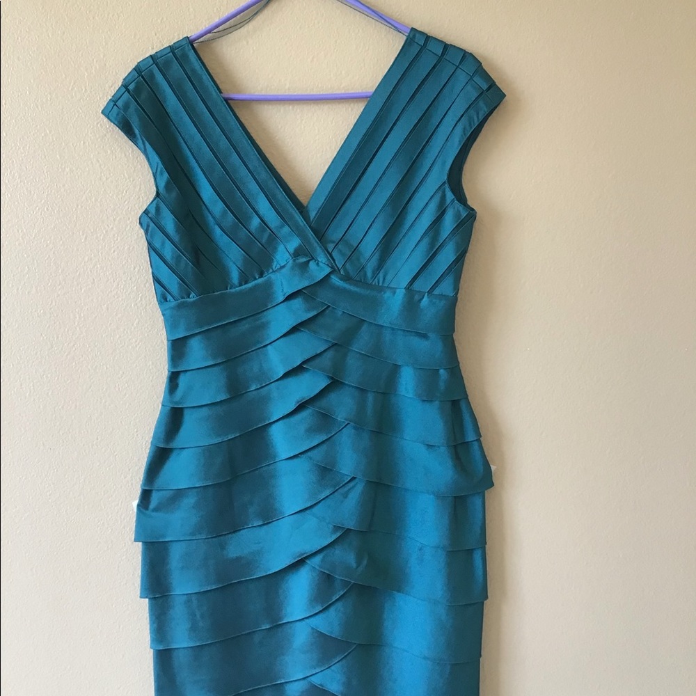 Sleeveless party dress.